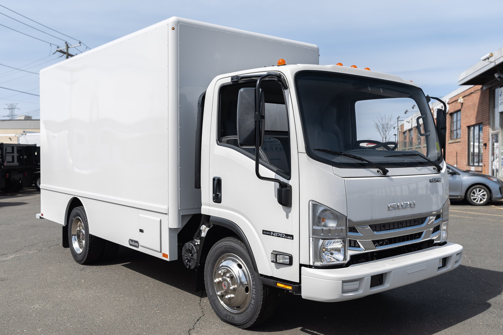 2024 ISUZU NPRGASHD - image 3 of 6