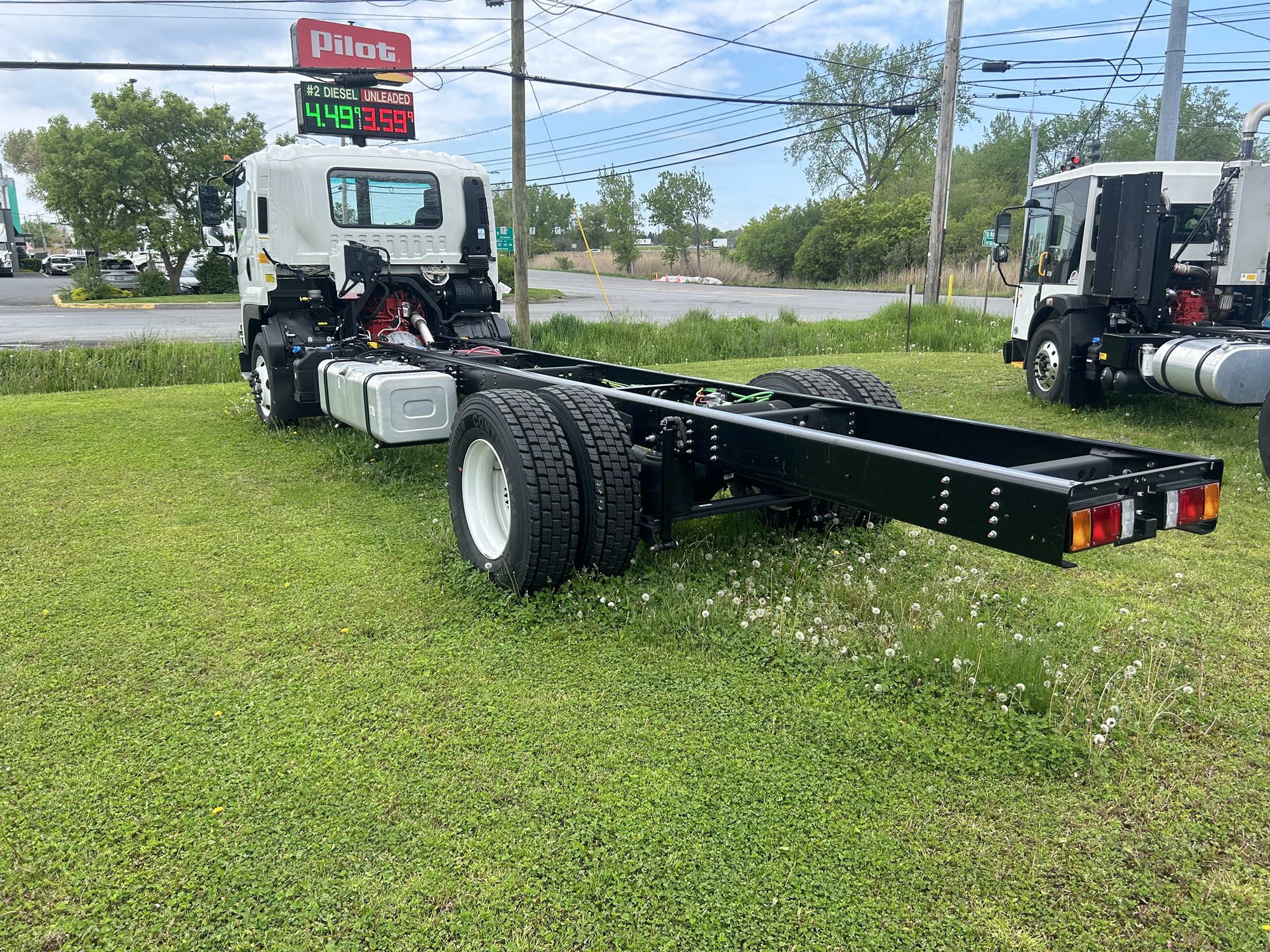 2024 ISUZU FTR - image 4 of 4