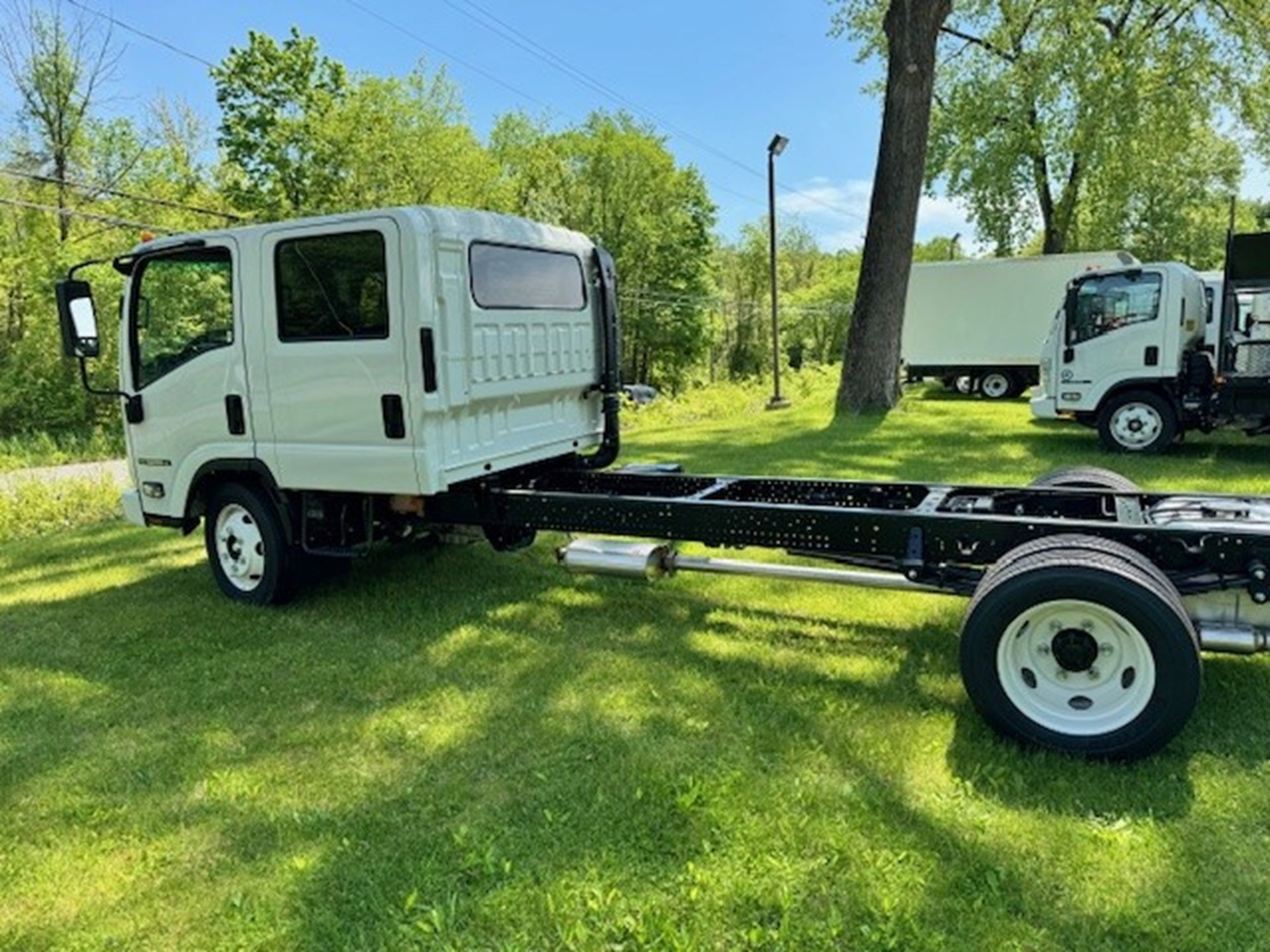 2024 ISUZU NPRHD - image 6 of 6