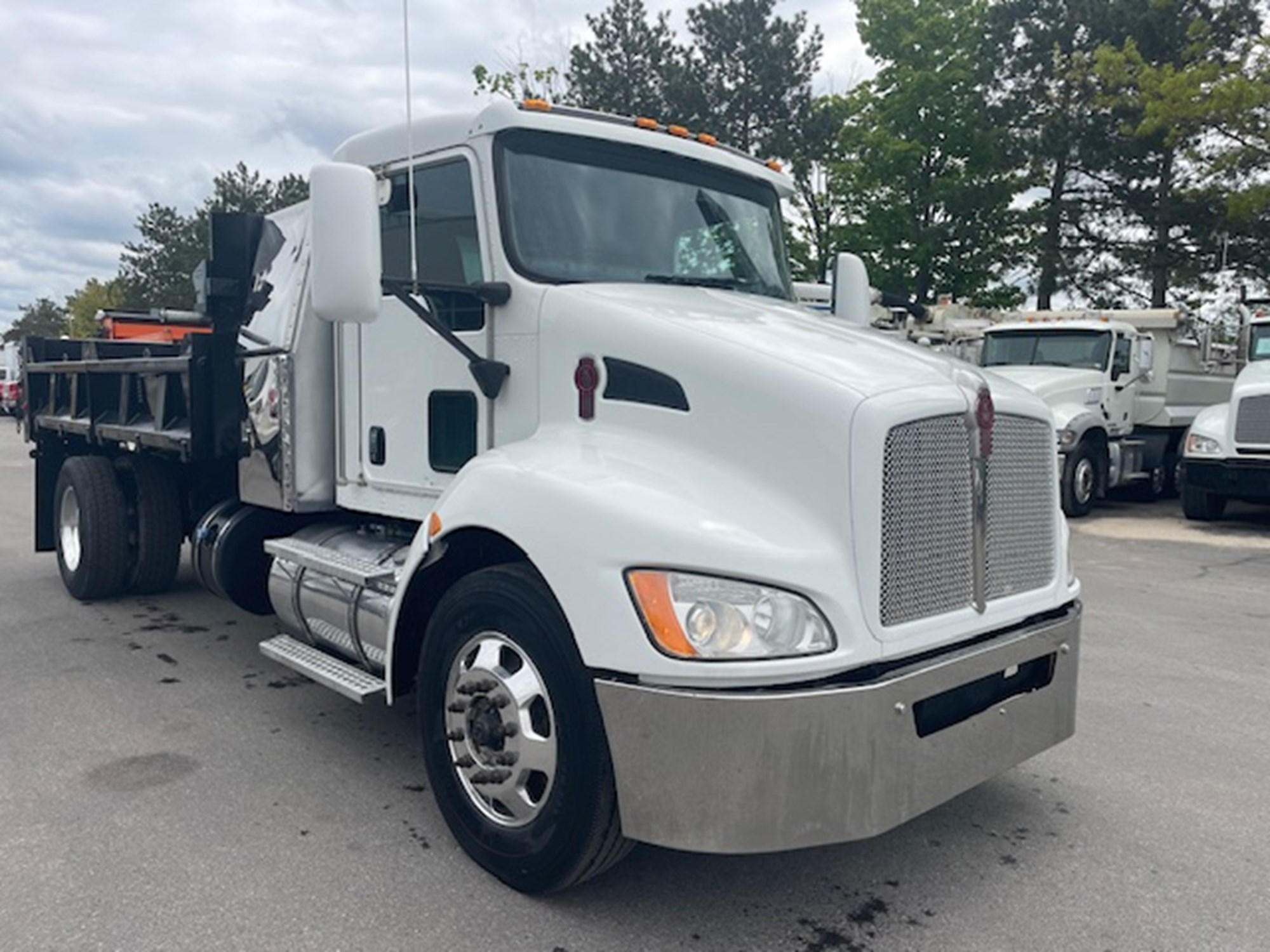 2013 KENWORTH T370 - image 3 of 6