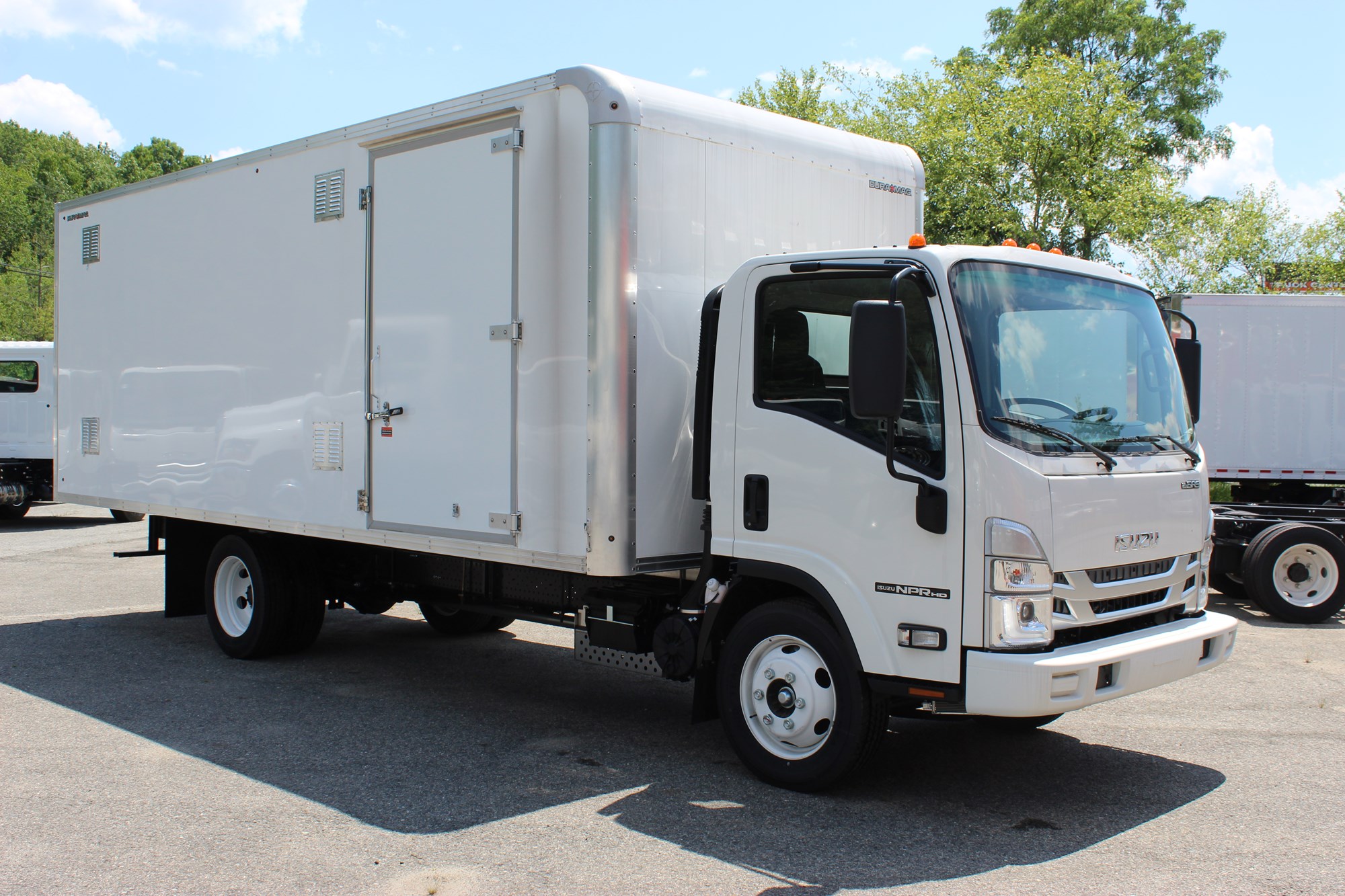 2024 ISUZU NPRGASHD - image 3 of 6