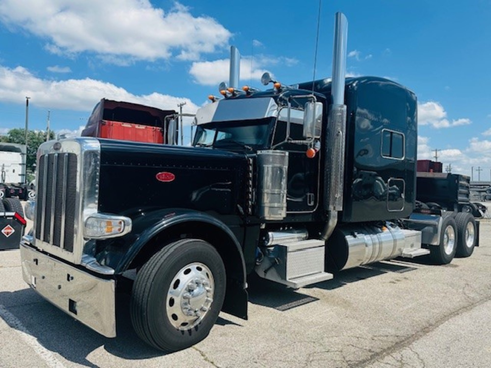 2022 PETERBILT 389 - image 4 of 6