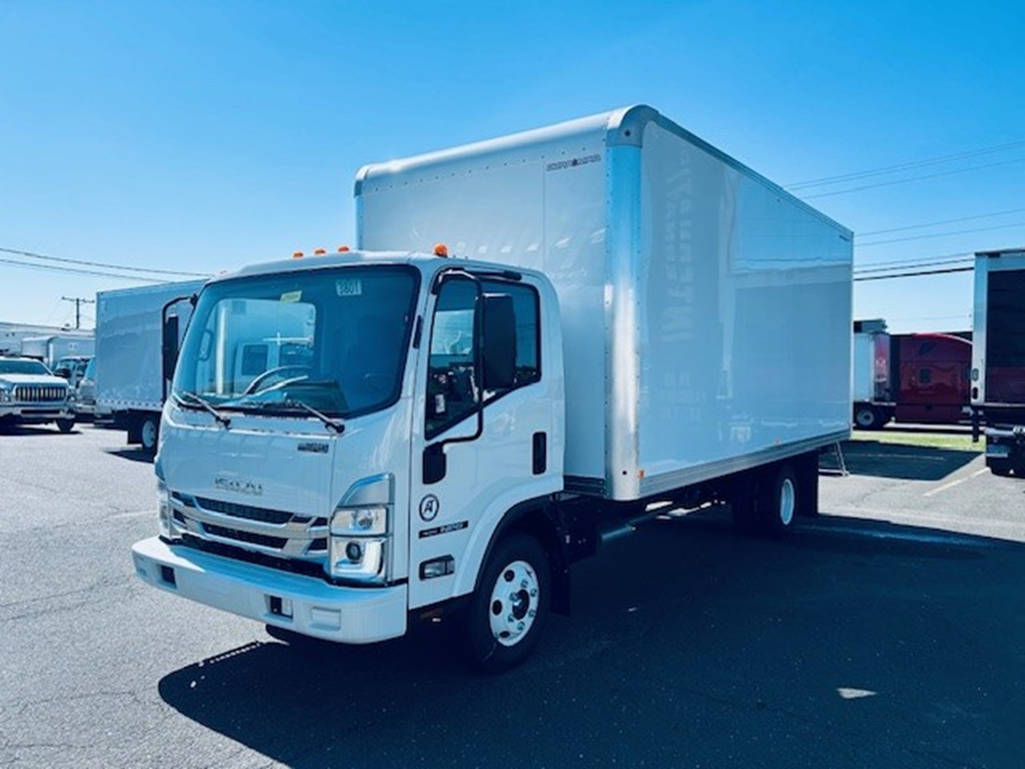 2023 ISUZU NPRGAS - image 1 of 6