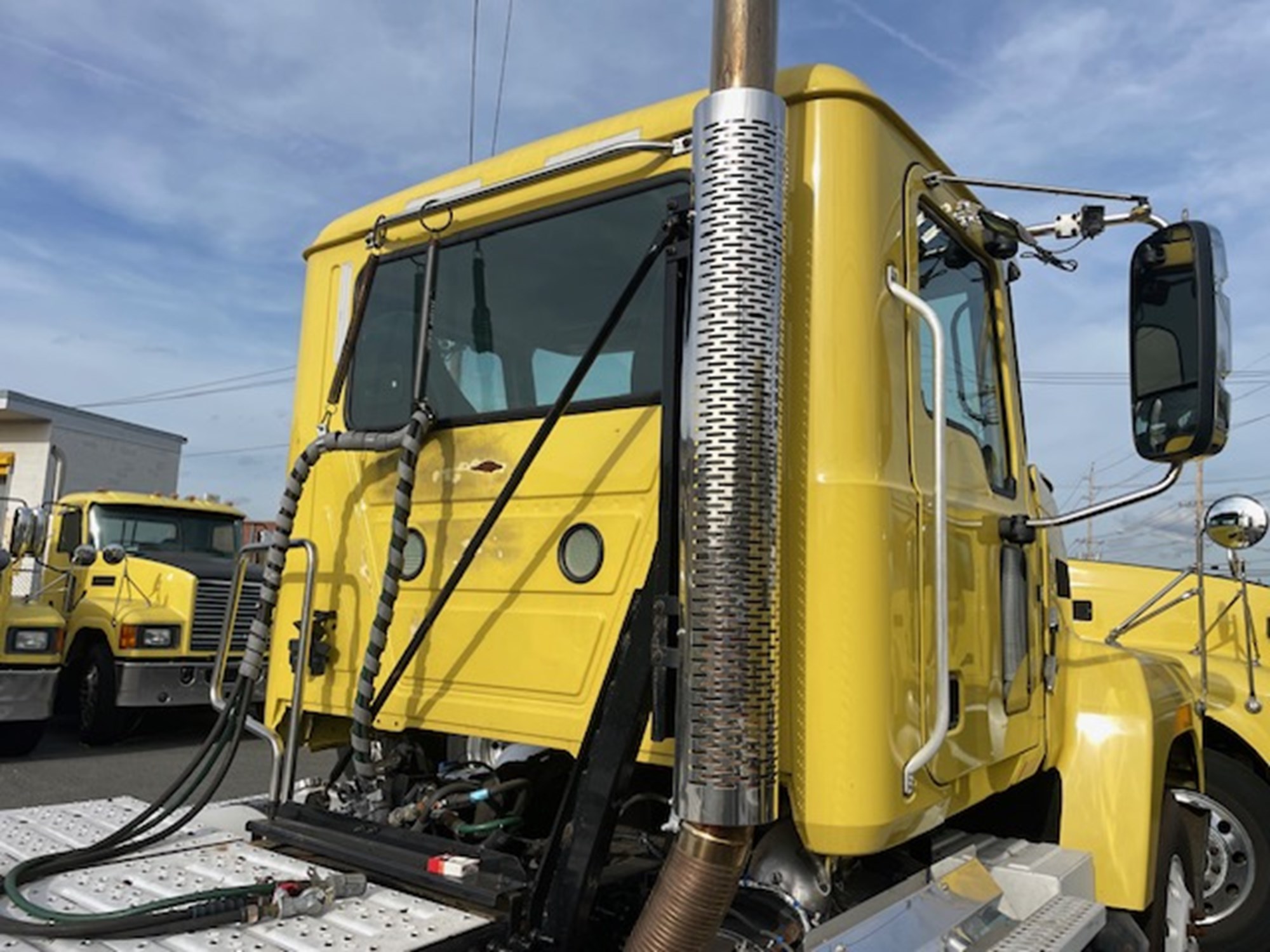 2019 MACK PINNACLE - image 4 of 6