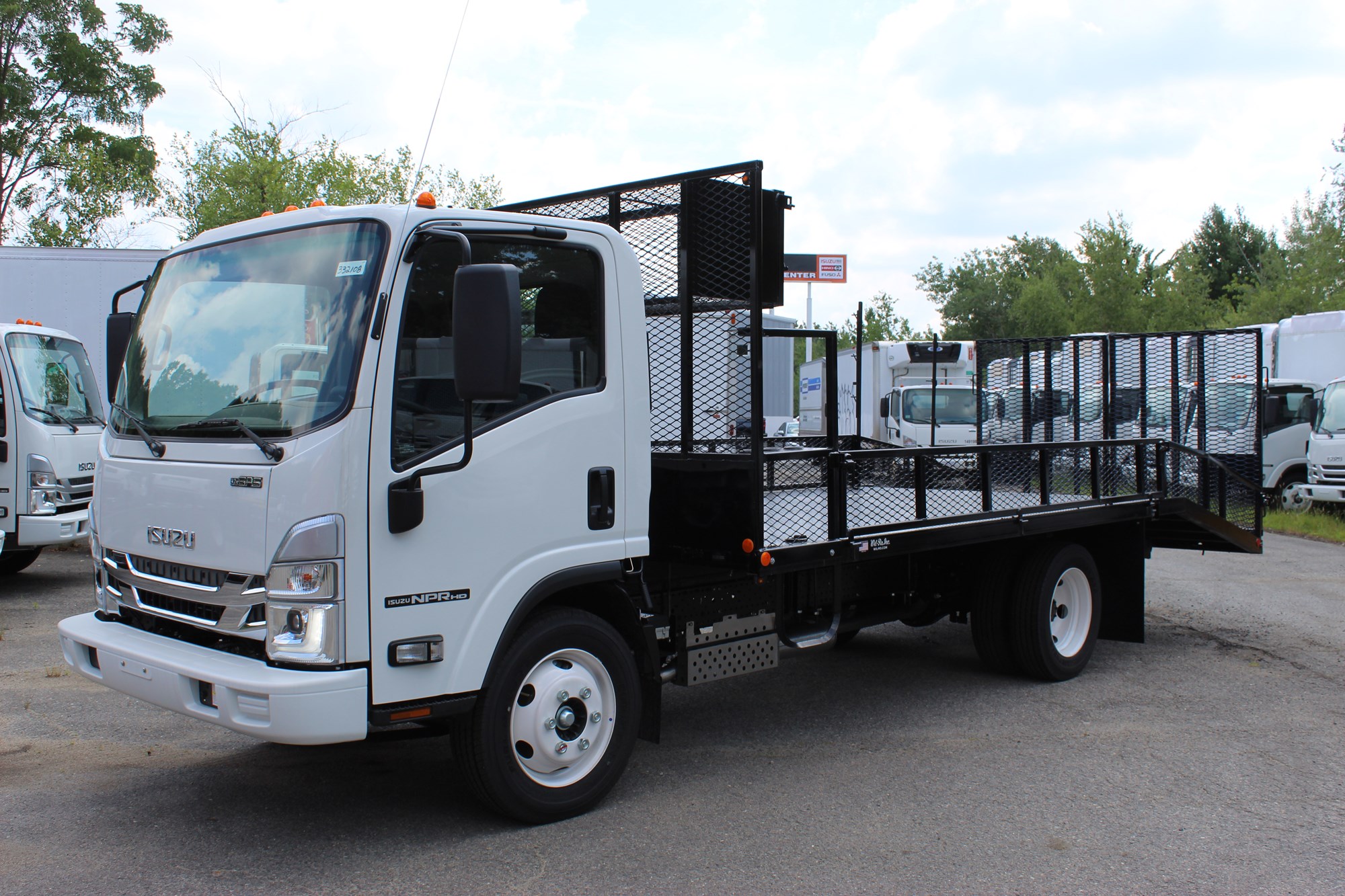 2024 ISUZU NPRGASHD - image 1 of 6