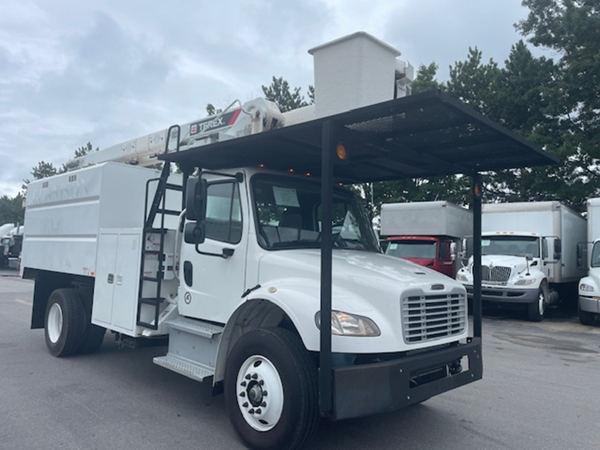 2019 FREIGHTLINER M2 - image 3 of 6