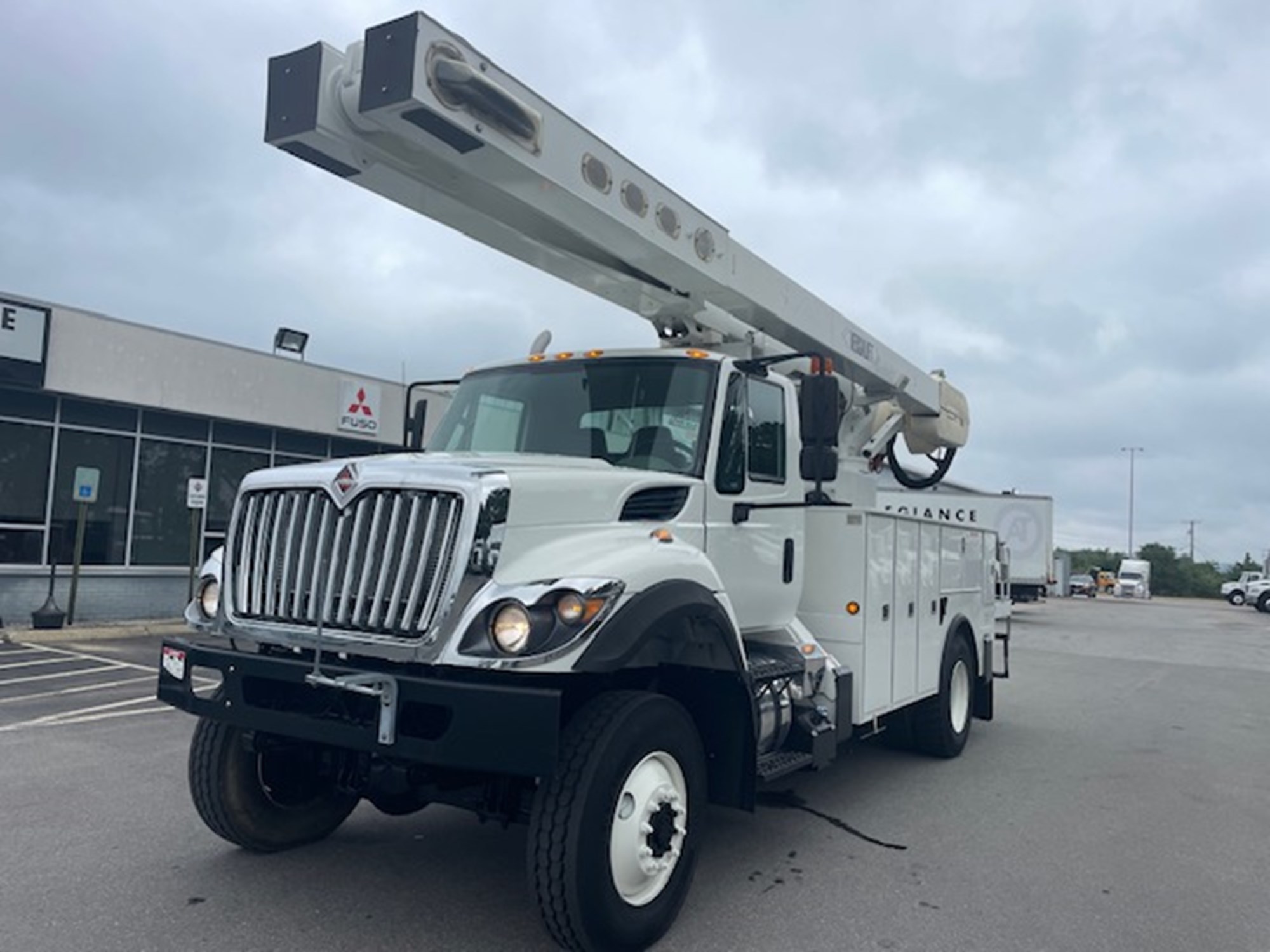 2018 INTERNATIONAL WORKSTAR 7300 - image 1 of 6