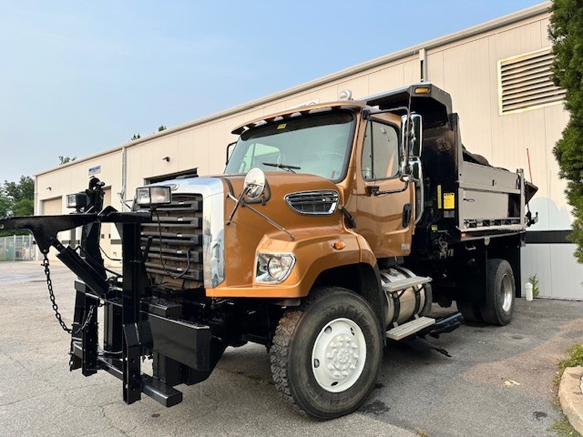 2014 FREIGHTLINER 108SD - image 4 of 6