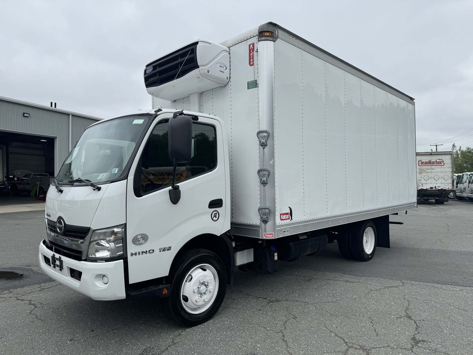 2020 HINO 195 - image 1 of 6