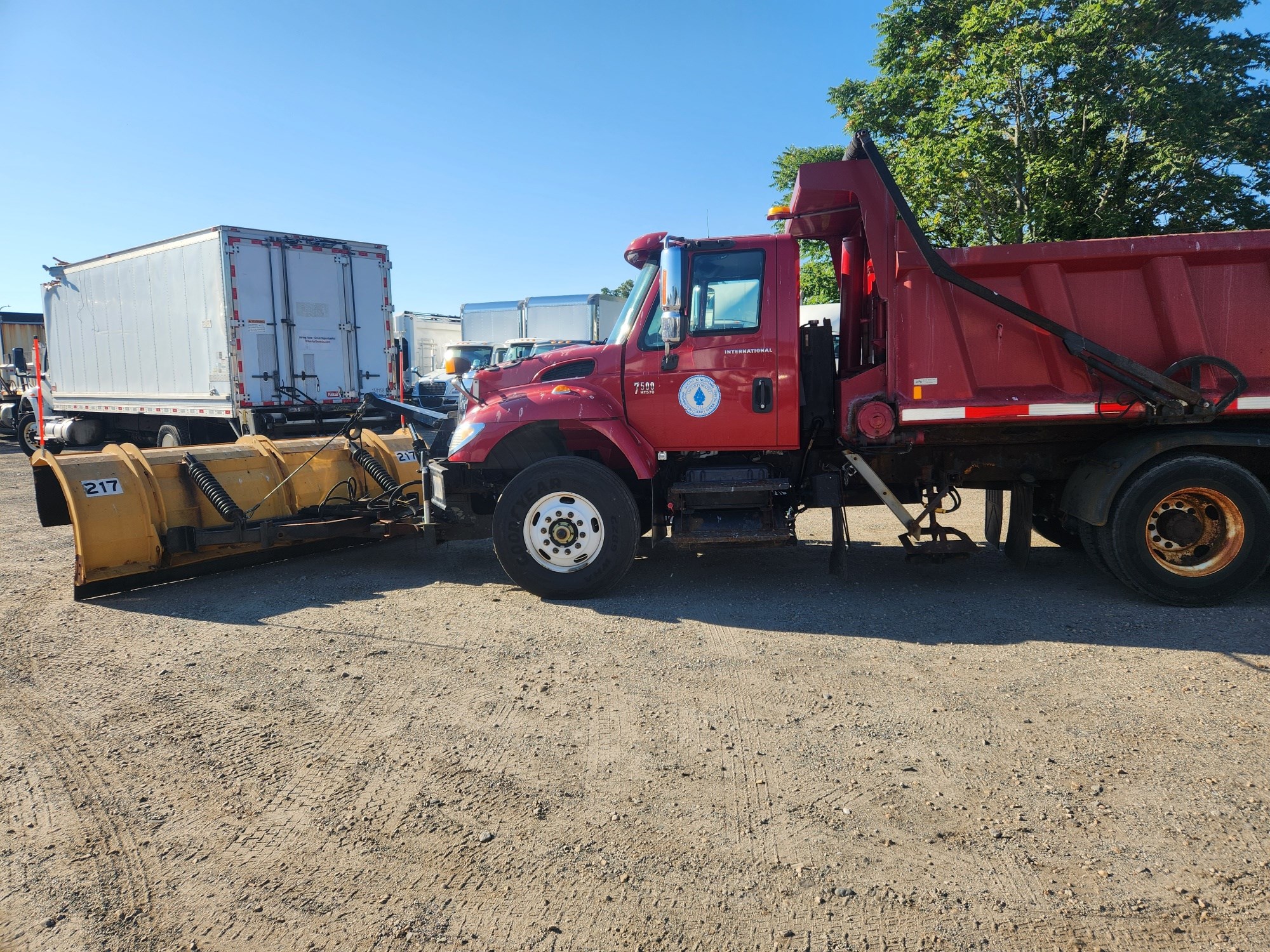 2007 International 7500 - image 3 of 6