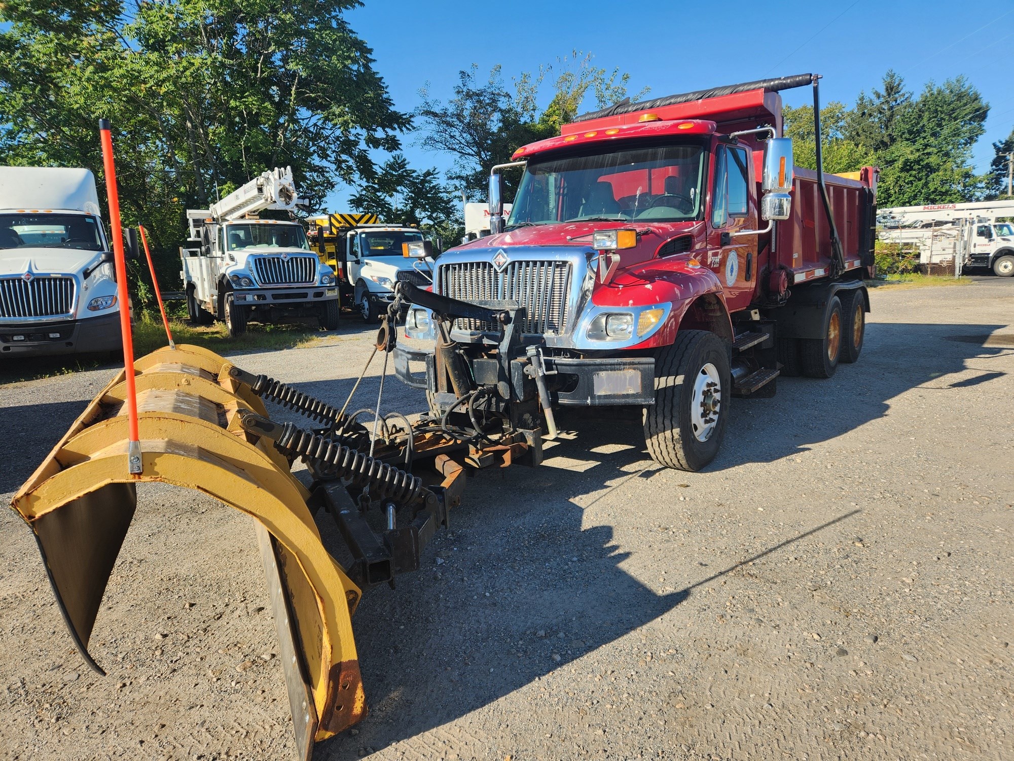 2007 International 7500 - image 4 of 6