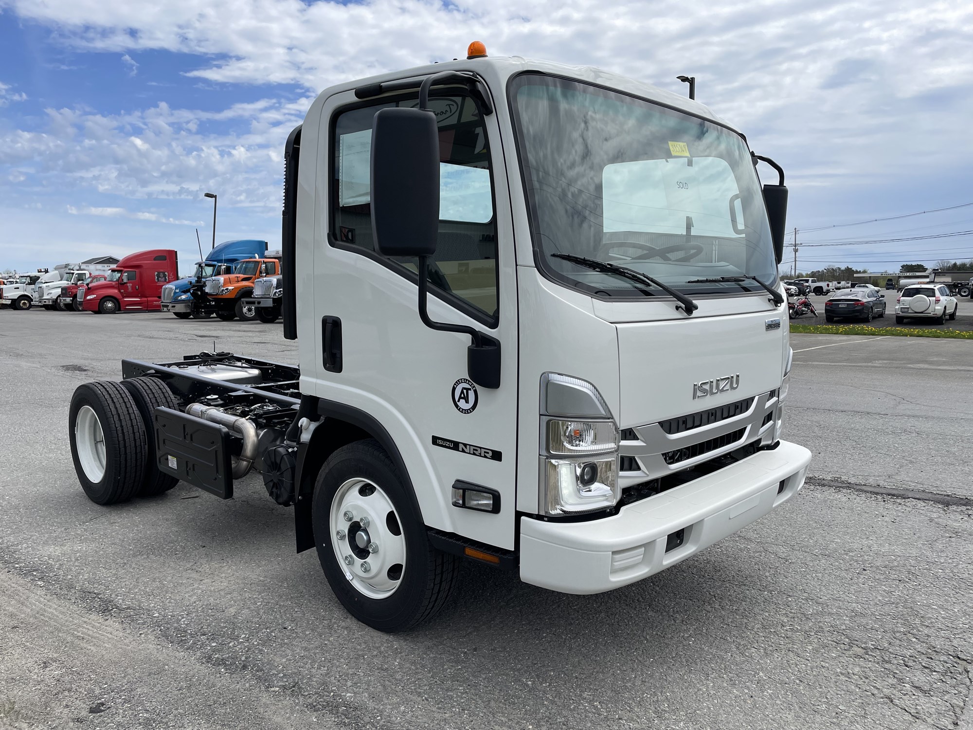 2024 ISUZU NRRGAS - image 4 of 6