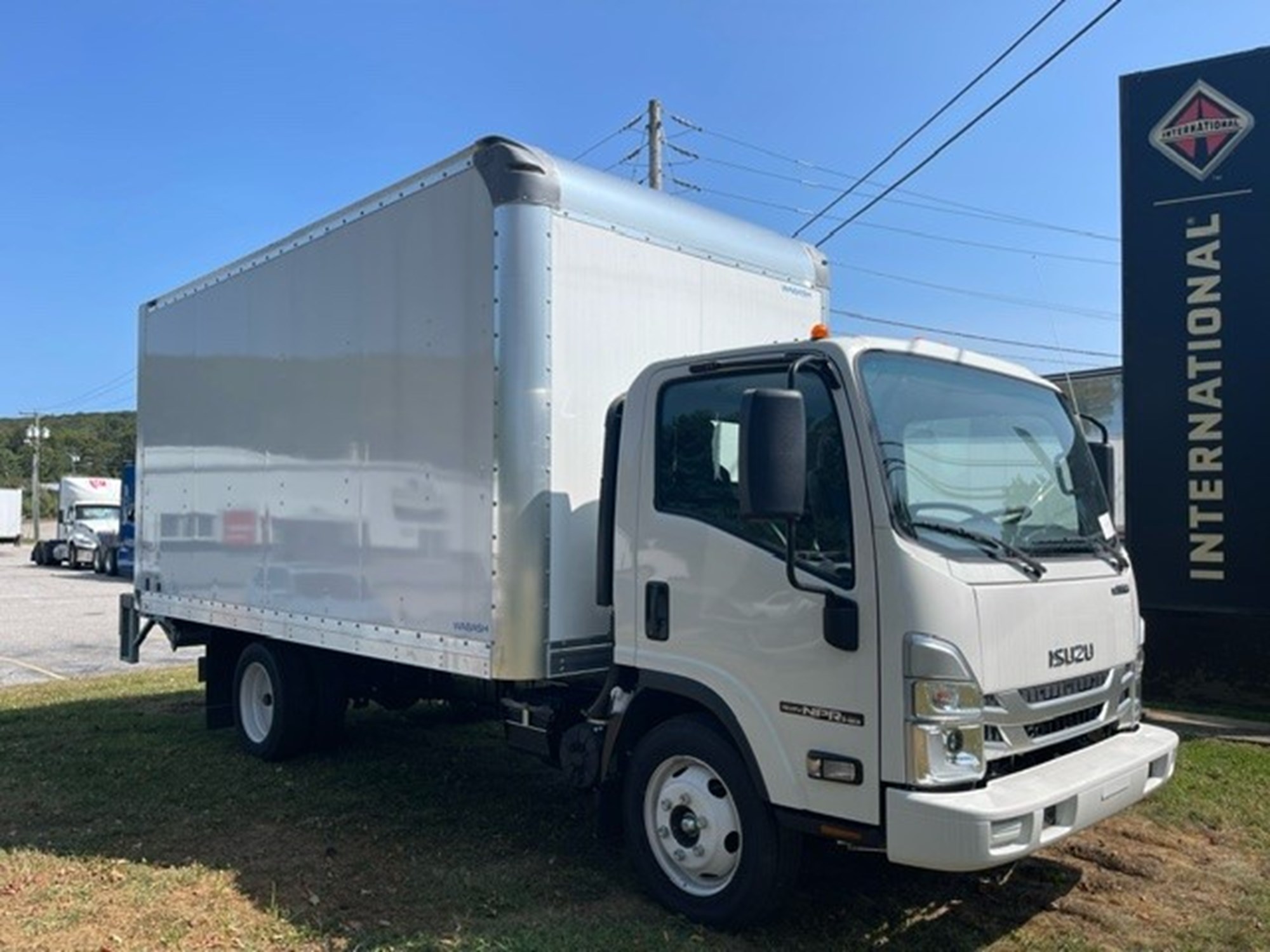 2024 ISUZU NPRGASHD - image 1 of 6