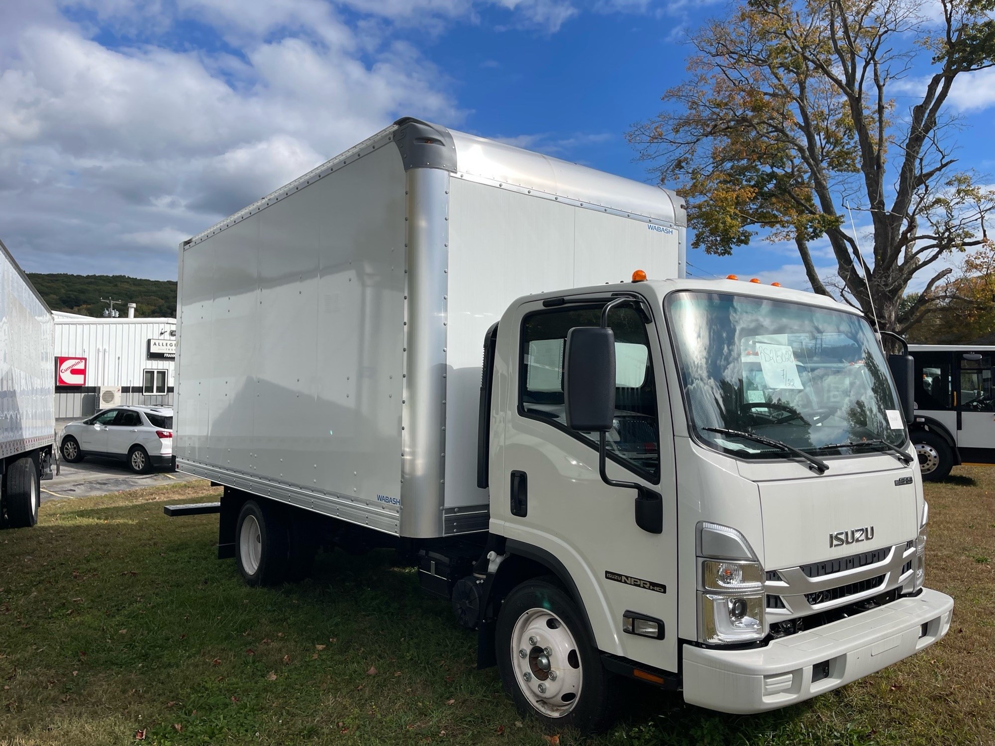 2024 ISUZU NPRGASHD - image 3 of 5