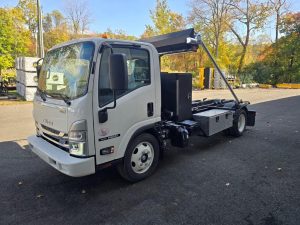 2024 ISUZU NRR 1728929175389