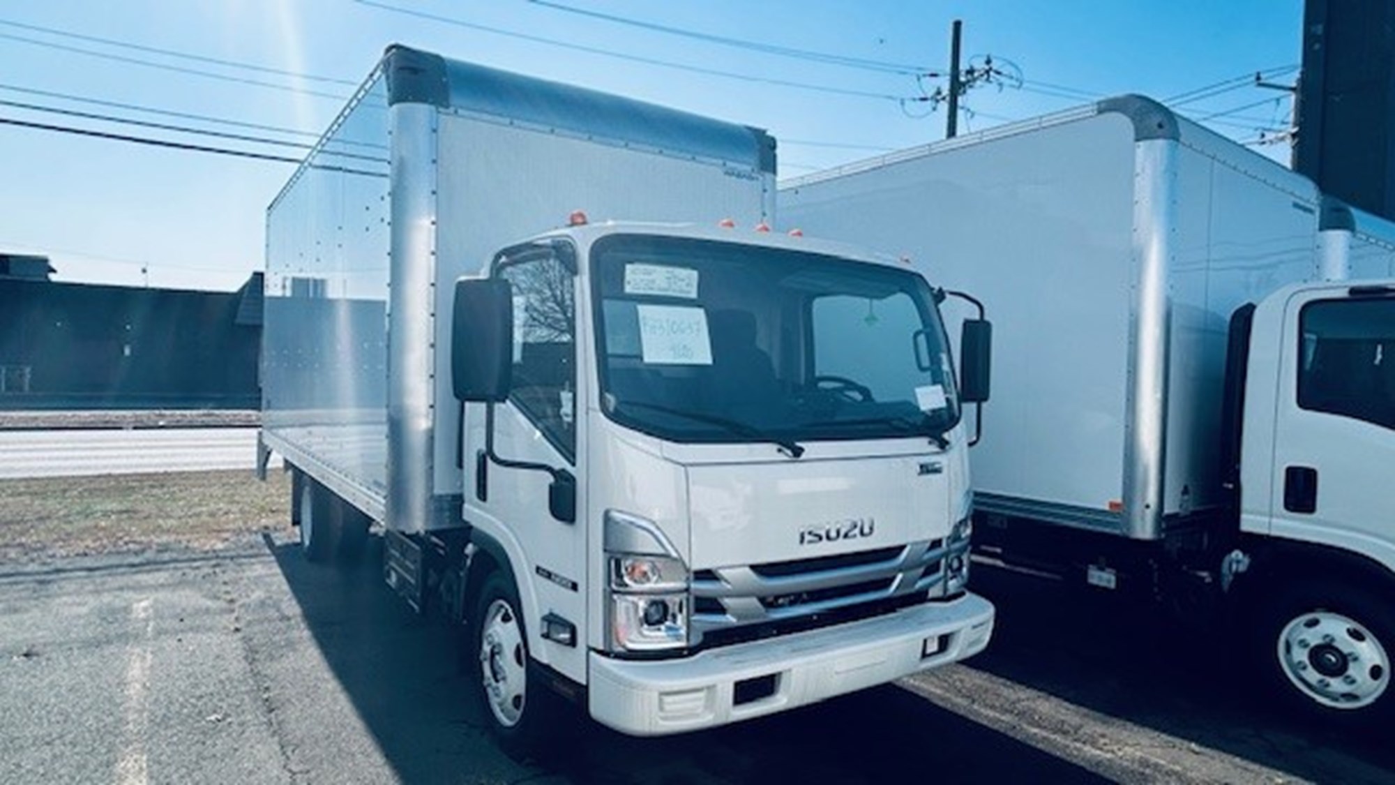 2024 ISUZU NRR - image 1 of 6