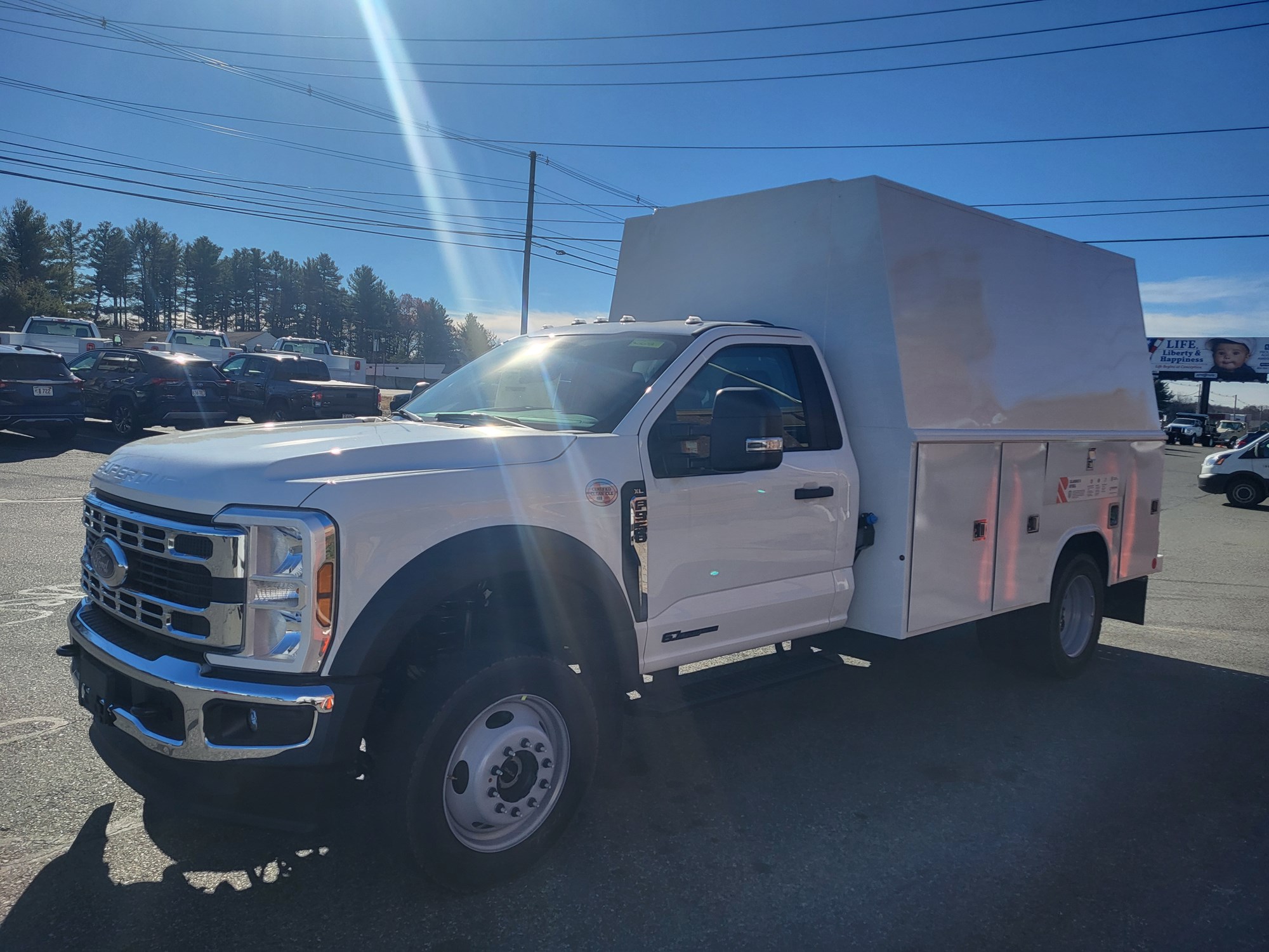 2024 FORD F550 - image 3 of 6