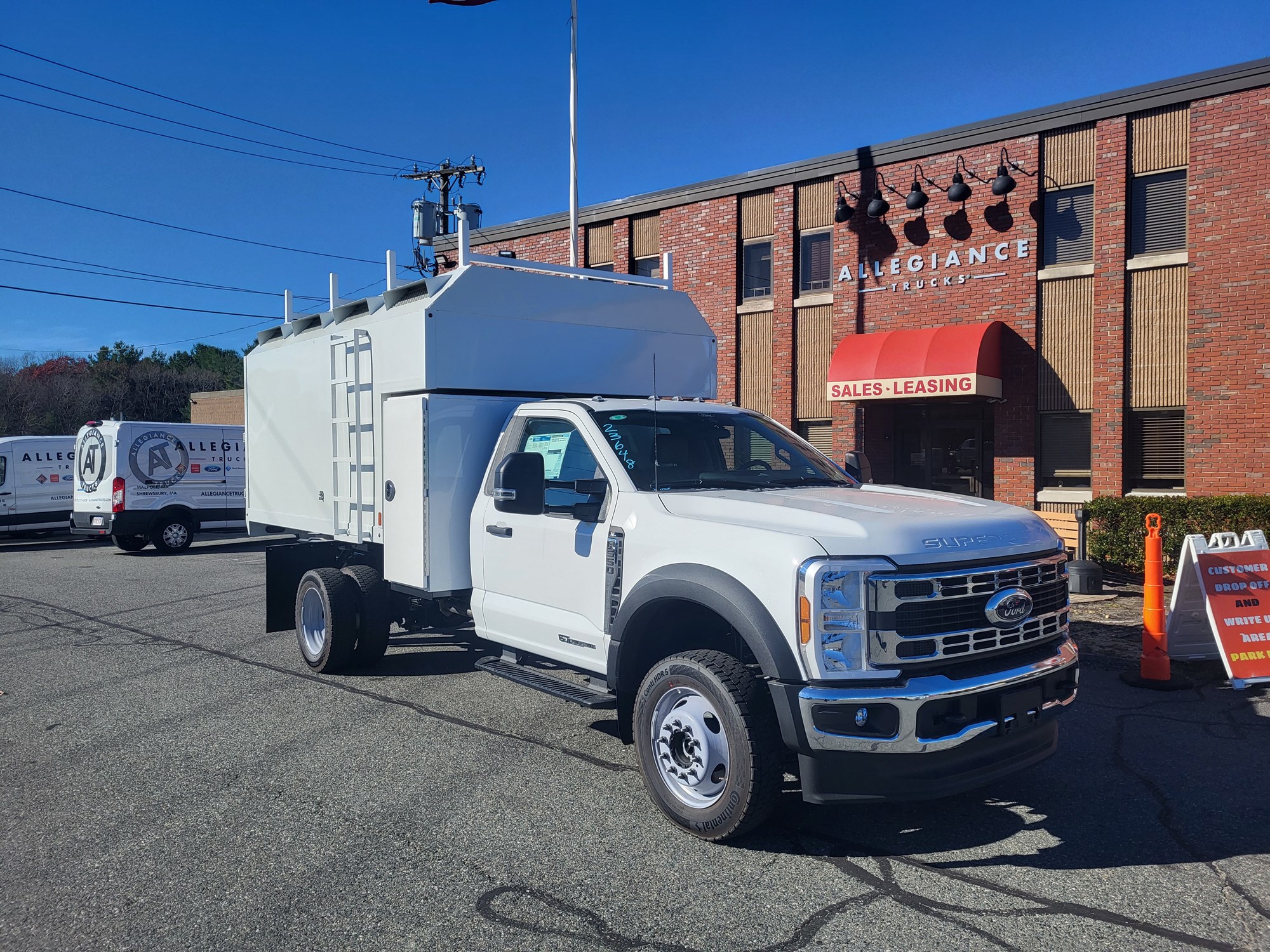 2024 FORD F550 - image 1 of 6