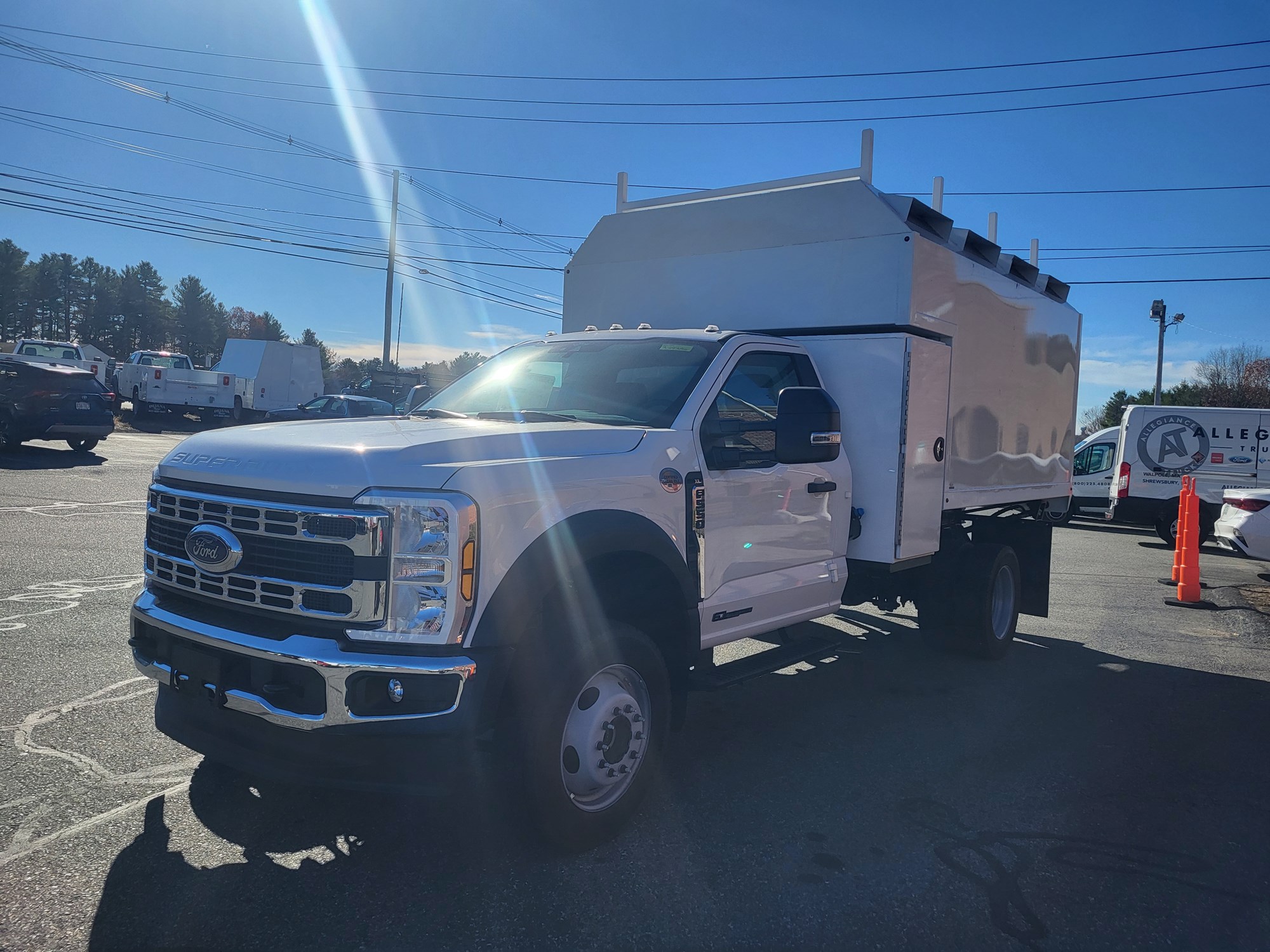 2024 FORD F550 - image 3 of 6