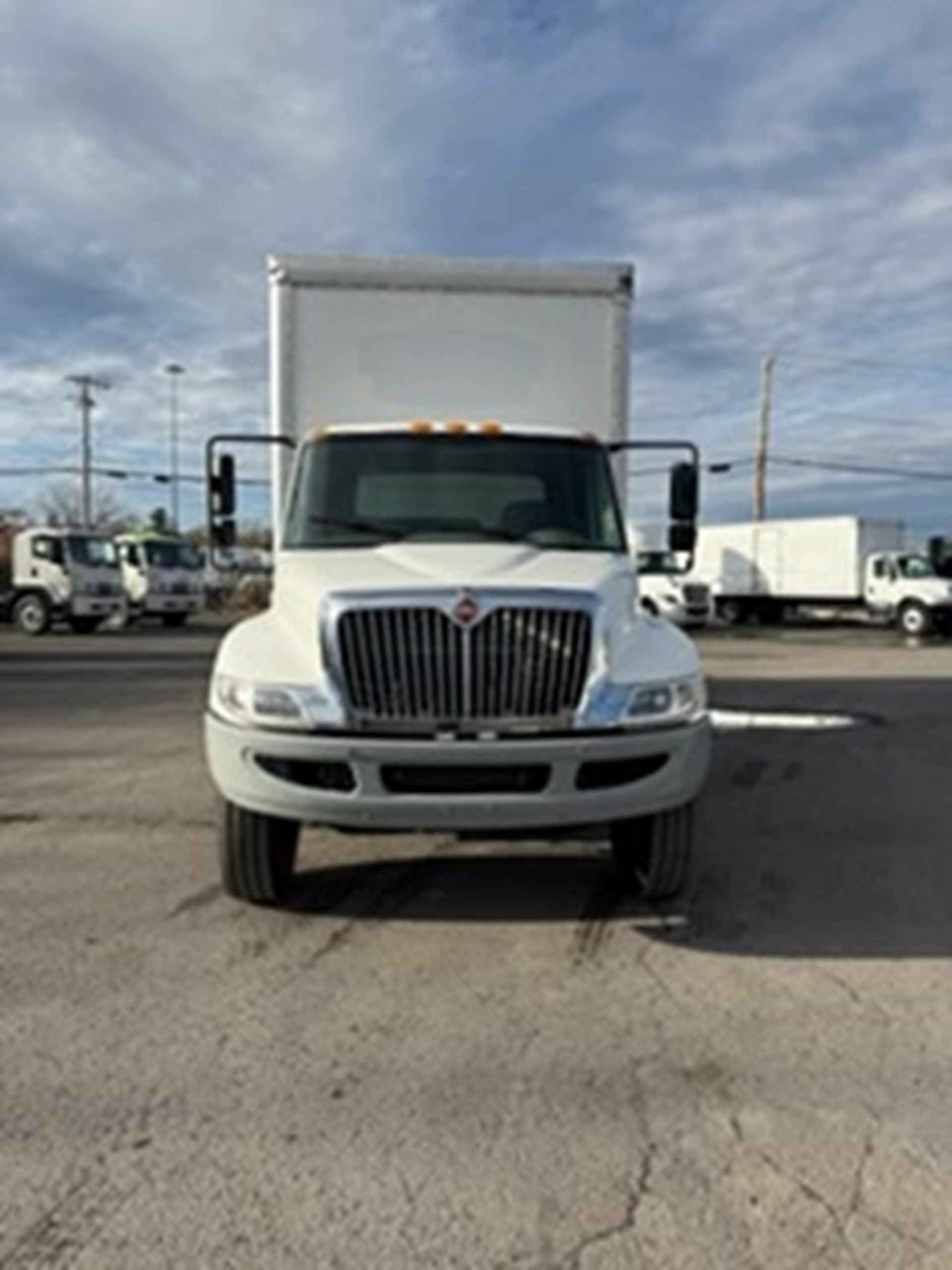 2019 INTERNATIONAL DURASTAR 4300 - image 2 of 6