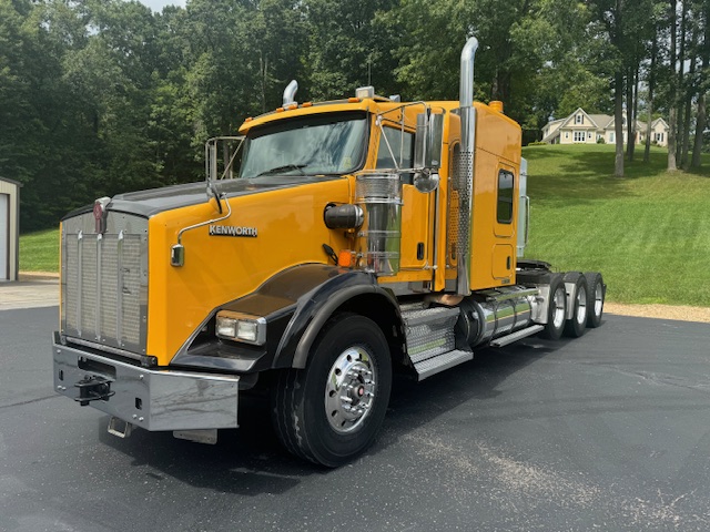 2016 KENWORTH T800 - image 1 of 6