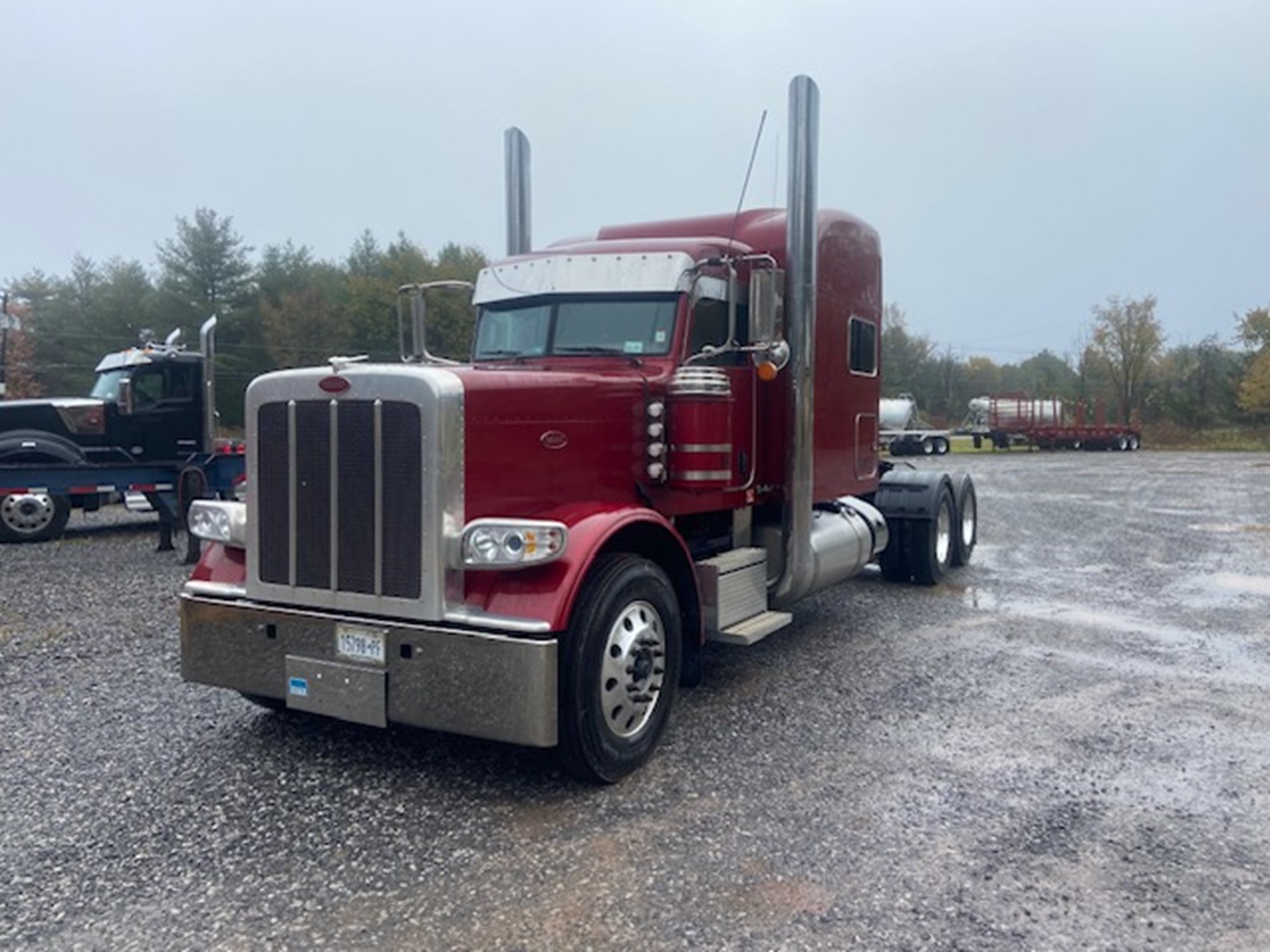 2021 PETERBILT 389 - image 4 of 6