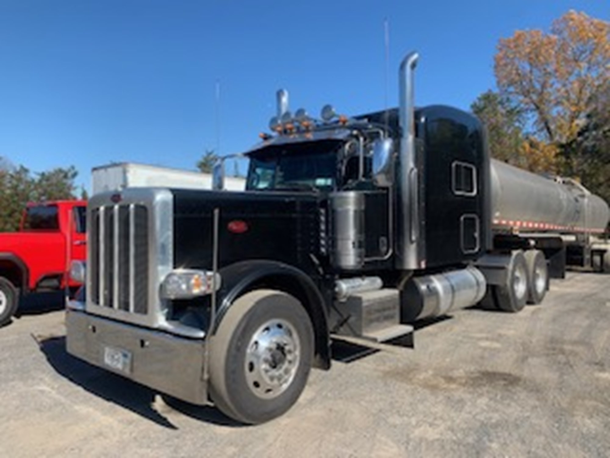 2018 PETERBILT 359 EXT HOOD - image 1 of 5