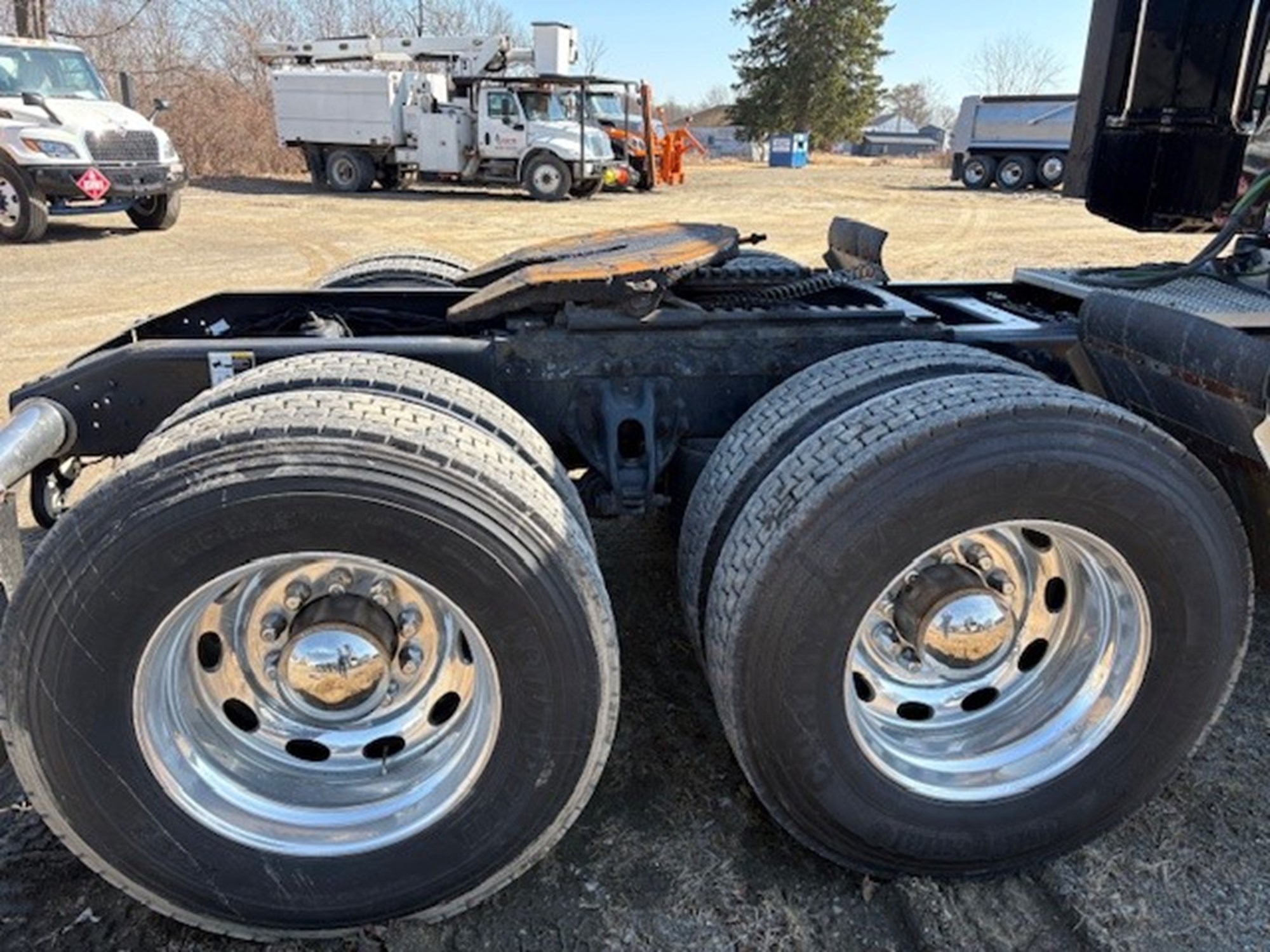 2018 PETERBILT 359 EXT HOOD - image 6 of 6