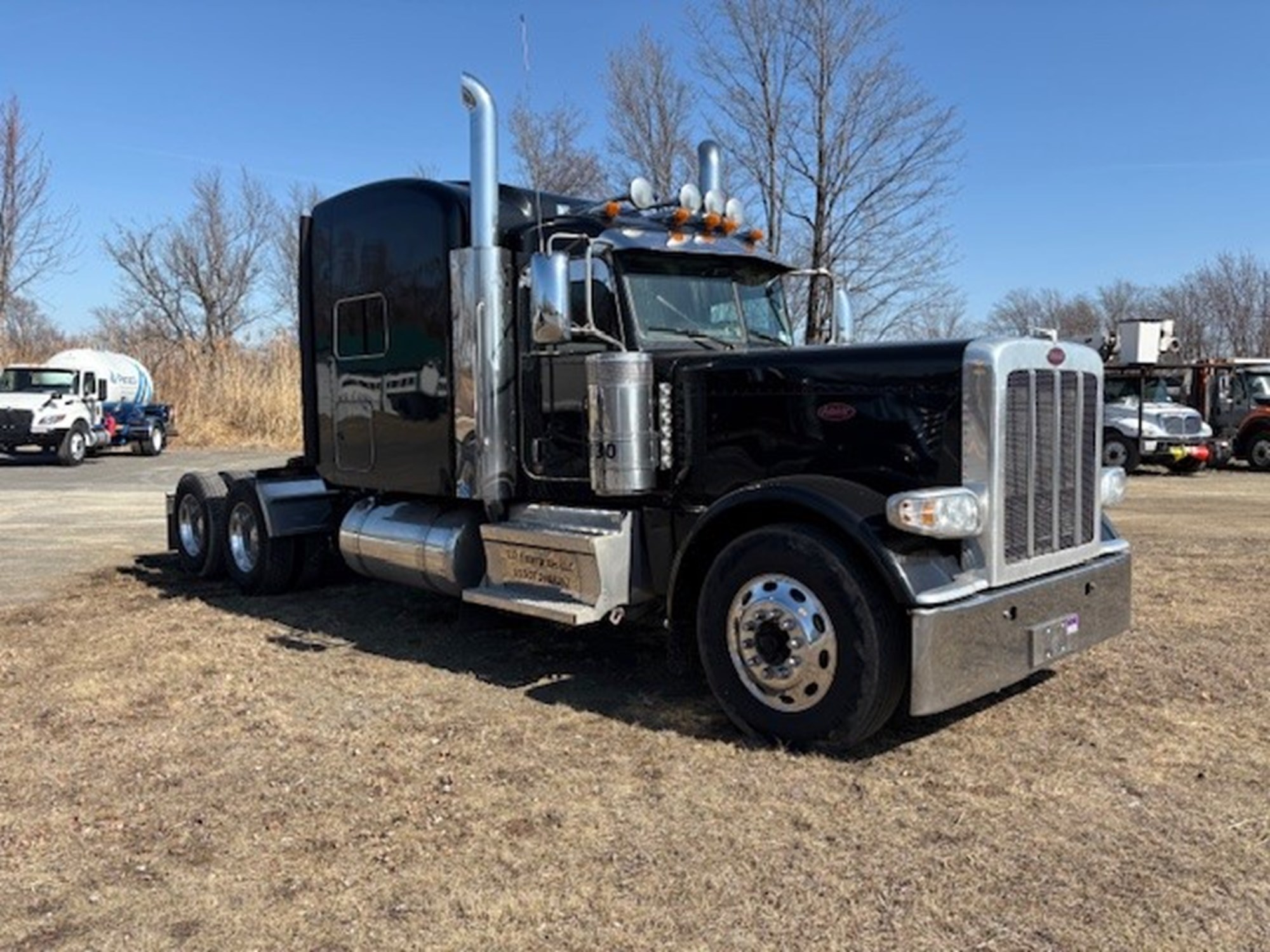 2018 PETERBILT 359 EXT HOOD - image 2 of 6