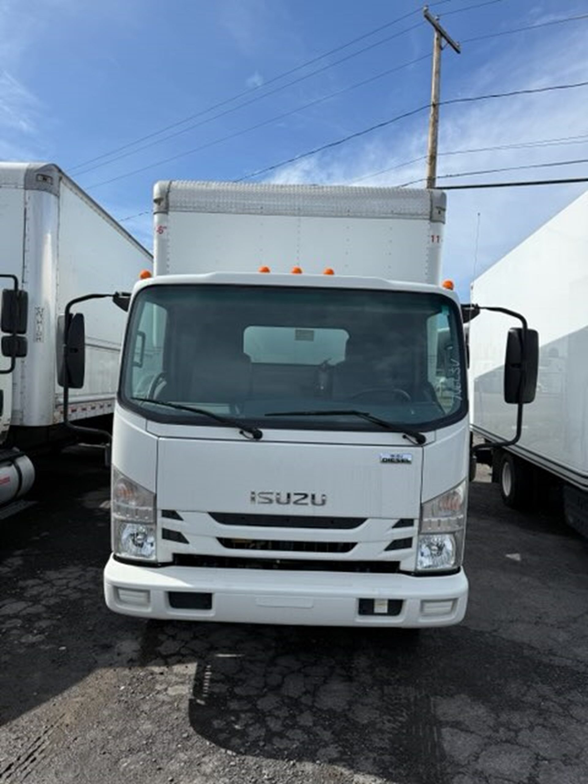 2022 ISUZU NPR XD - image 2 of 6