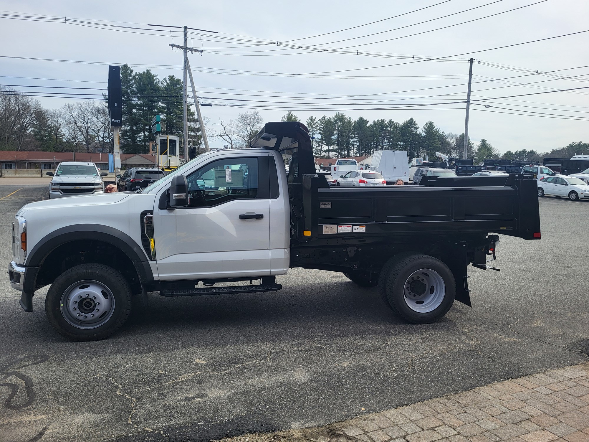 2024 FORD F450 - image 4 of 6